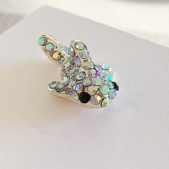 Shark & Pearl Clam Shell Asymmetrical Rhinestone Stud Earrings - Picture 6 of 8